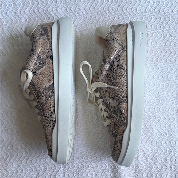 Cole Haan Cream and Tan Sneakers with Sophisticated Texture size 8/12 B - Picture 3 of 8